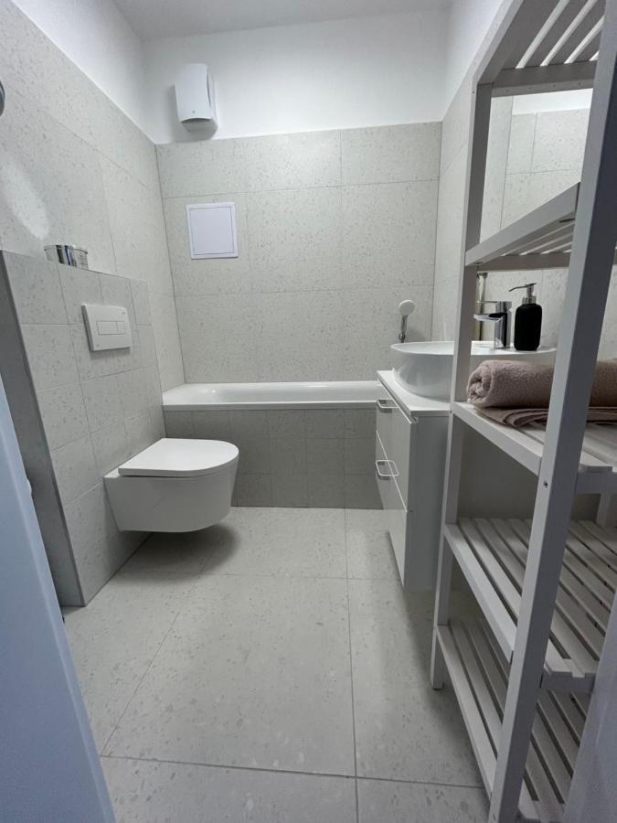 Cozy 1-Bedroom Condo Miloslavov Luaran gambar