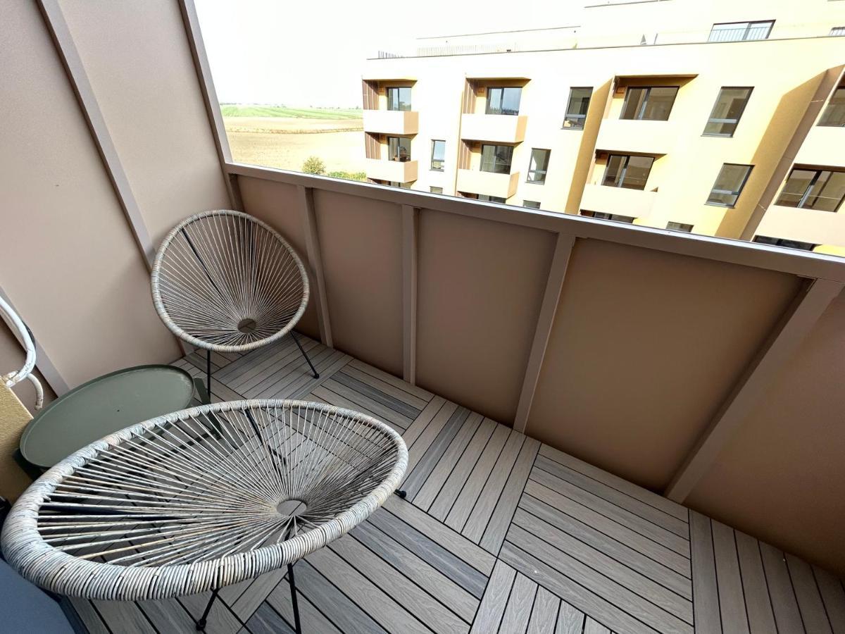 Cozy 1-Bedroom Condo Miloslavov Luaran gambar